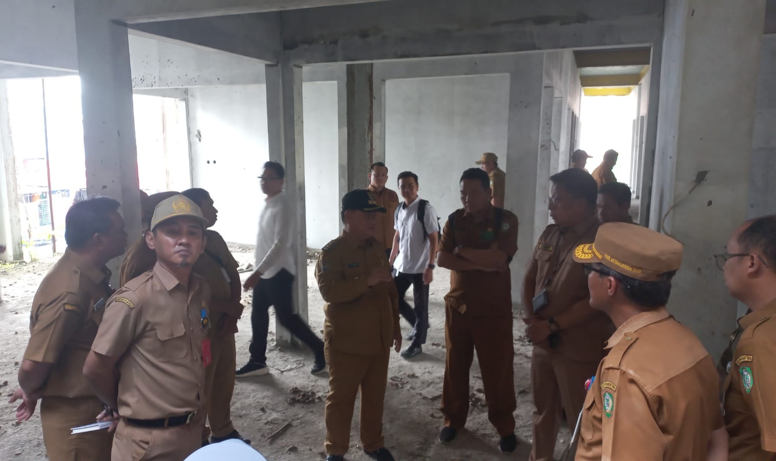 Pantau Kondisi Pasar Mangkikit, Bupati Kotim Sayangkan Tidak Difunsionalkan 