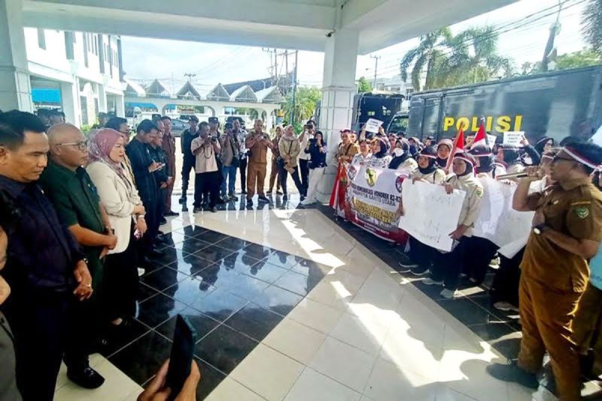 Honorer Barito Utara Tagih Janji Pengangkatan, DPRD Janji Kawal hingga Pusat