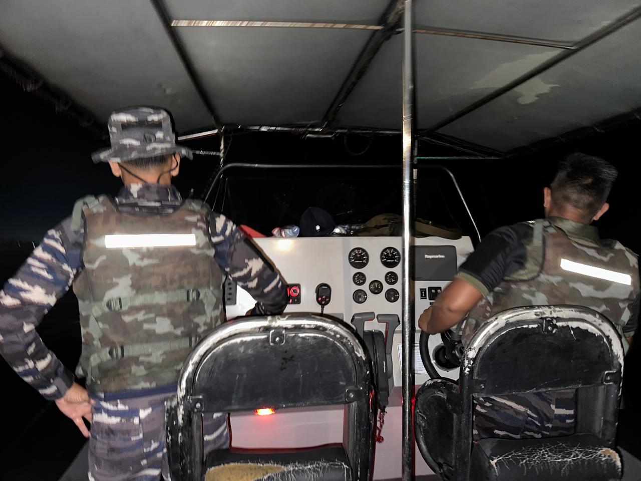 Respon Cepat Lanal Kumai Selamatkan Enam Korban Kapal Wisata Bocor di Tanjung Puting