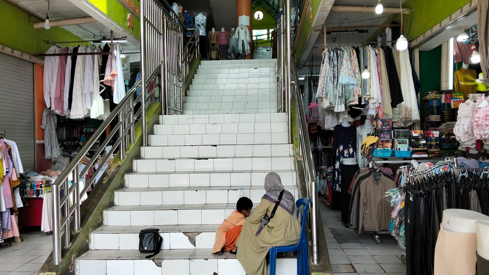 Pasar Indra Kencana Pangkalan Bun Mulai Sepi, Pedagang Tetap Bertahan di Tengah Gempuran Belanja Online