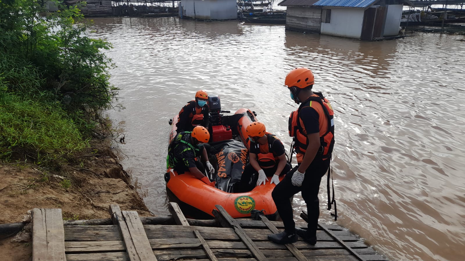 Usai Pencarian Empat Hari, Jasad Pemancing yang Tenggelam di Sungai Kahayan Berhasil Ditemukan