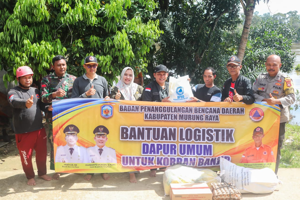 Wakil Ketua DPRD Murung Raya Turun Langsung Salurkan Bantuan untuk Korban Banjir