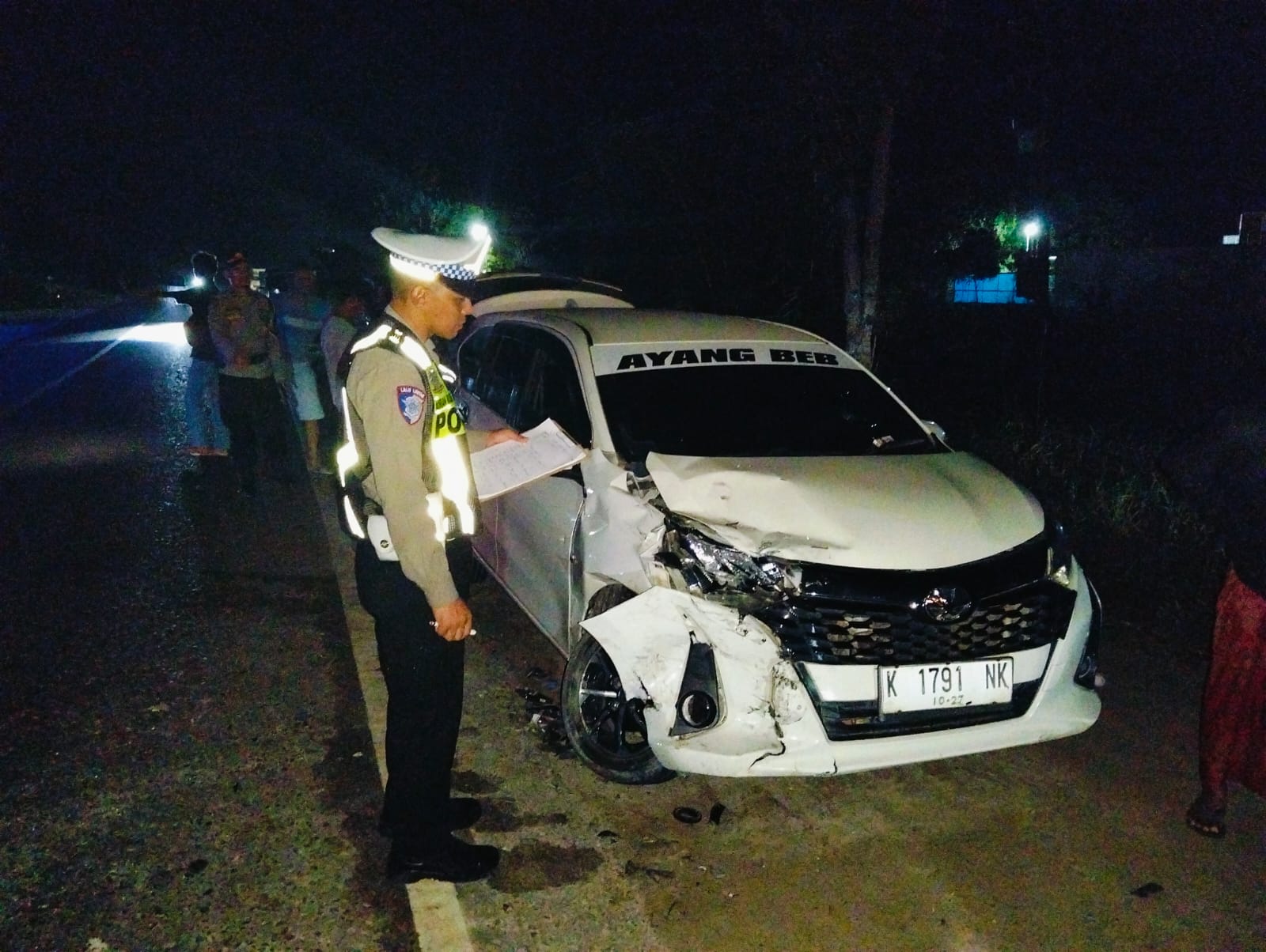 Dua Mobil Tabrakan di Jalan Ahmad Yani Km 11 Pangkalan Bun, Satu Pengemudi Luka Serius