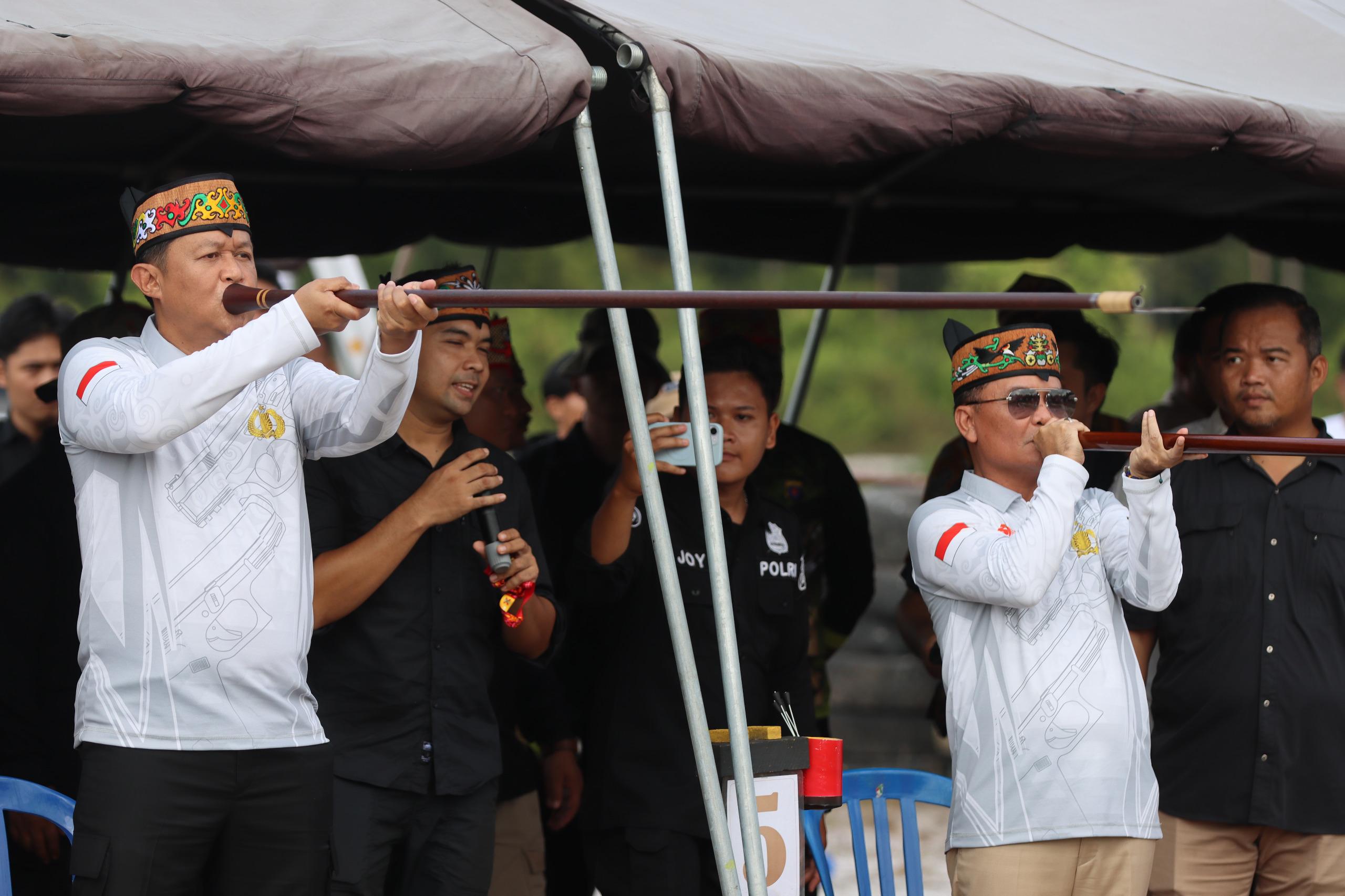 Momen Gubernur Agustiar Unjuk Kemampuan Manyipet Bareng Kapolda Kalteng