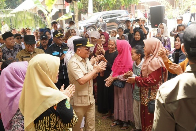 Gubernur Kalteng Kunjungi Desa Riam Durian, Tunjukkan Komitmen Bangun dari Desa