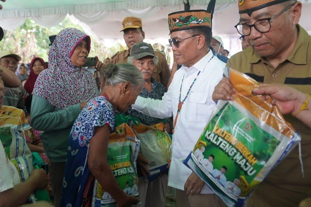 Gubernur Agustiar Buka Pasar Murah di Kotim, Pastikan Stabilitas Harga Menjelang Iduladha