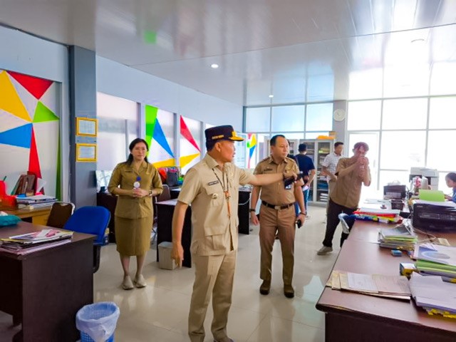 Gubernur Agustiar Sabran Sidak DPMPTSP Kalteng, Pastikan Layanan Publik Bebas Hambatan