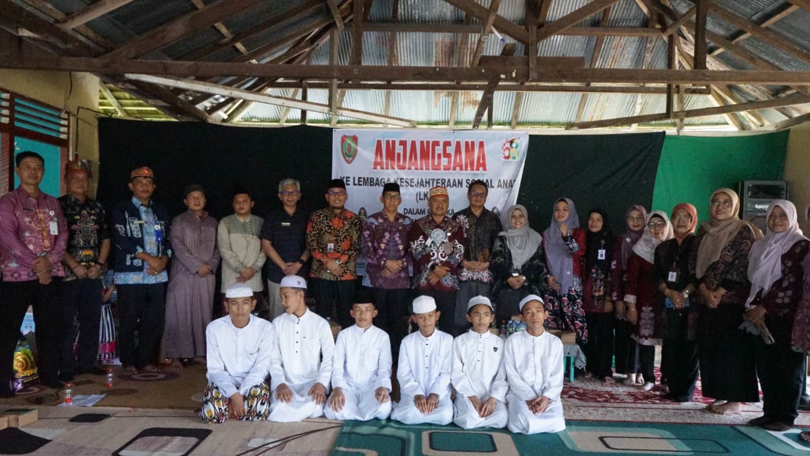 Disnakertrans Kalteng Tebar Kepedulian Dengan Anjangsana di LKSA Iqro
