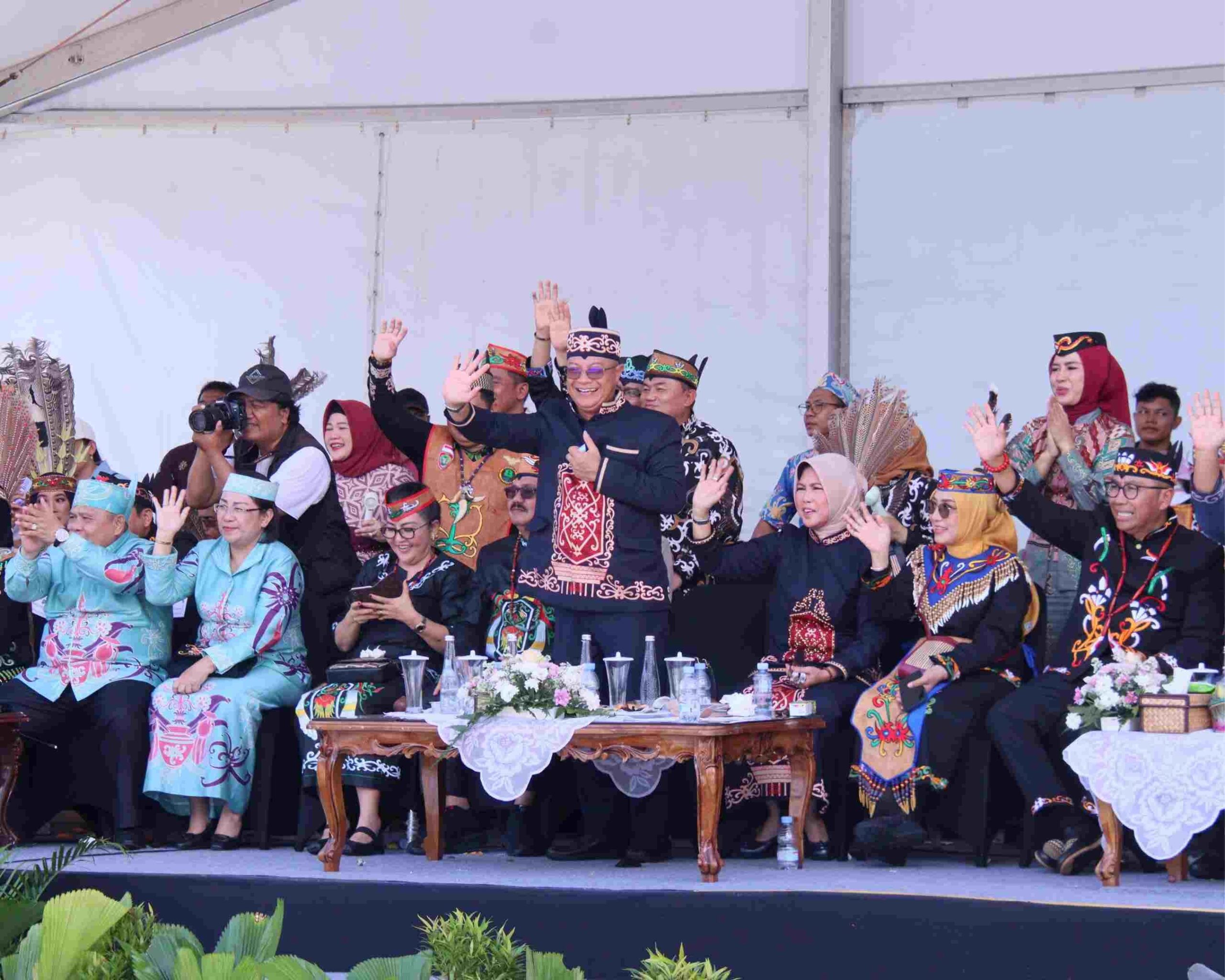 Karnaval FBIM, PMD Kalteng Pamerkan Identitas dan Potensi Desa
