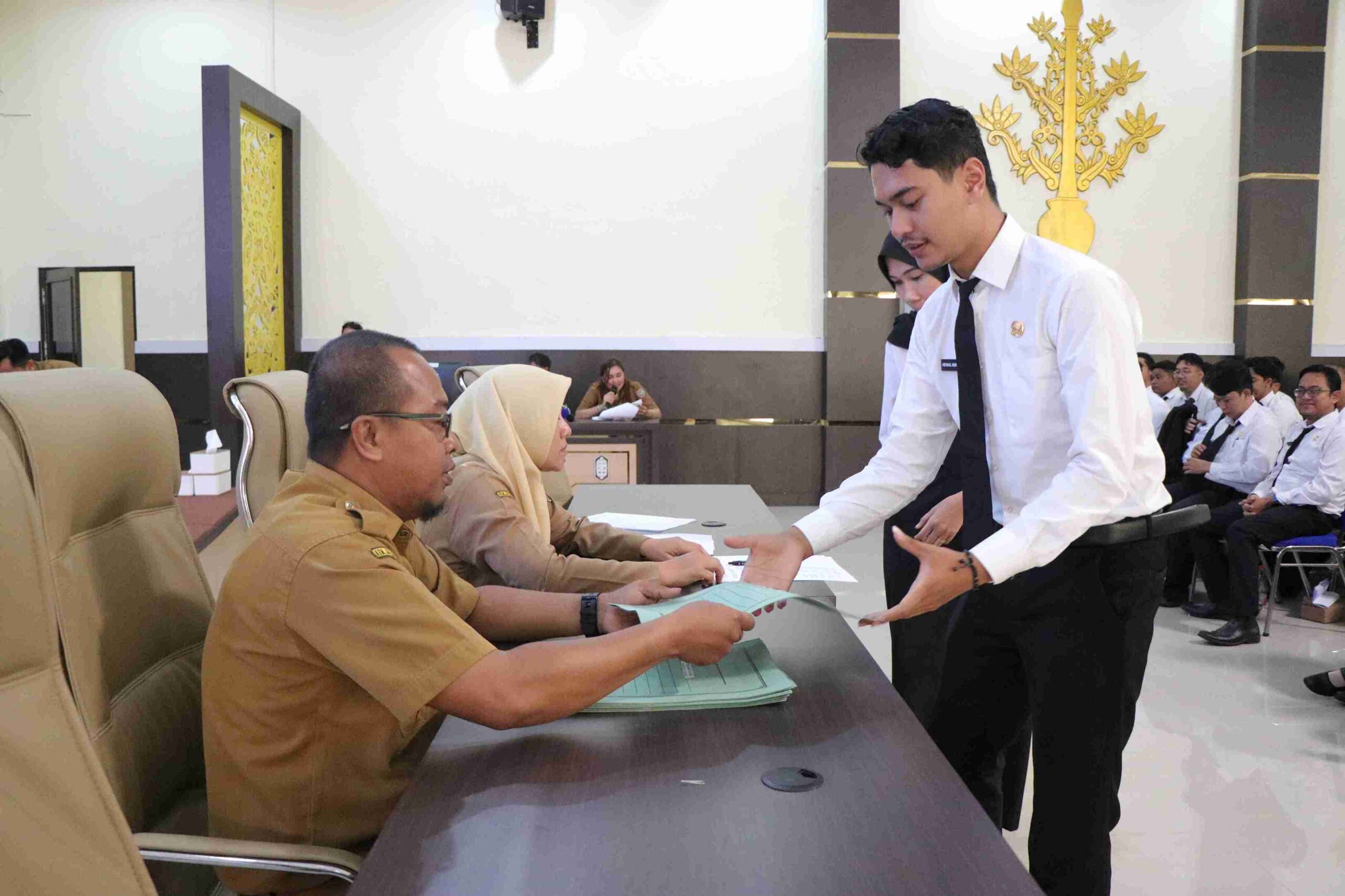 BKD Kalteng Gelar Pembekalan dan Penyerahan SK CPNS