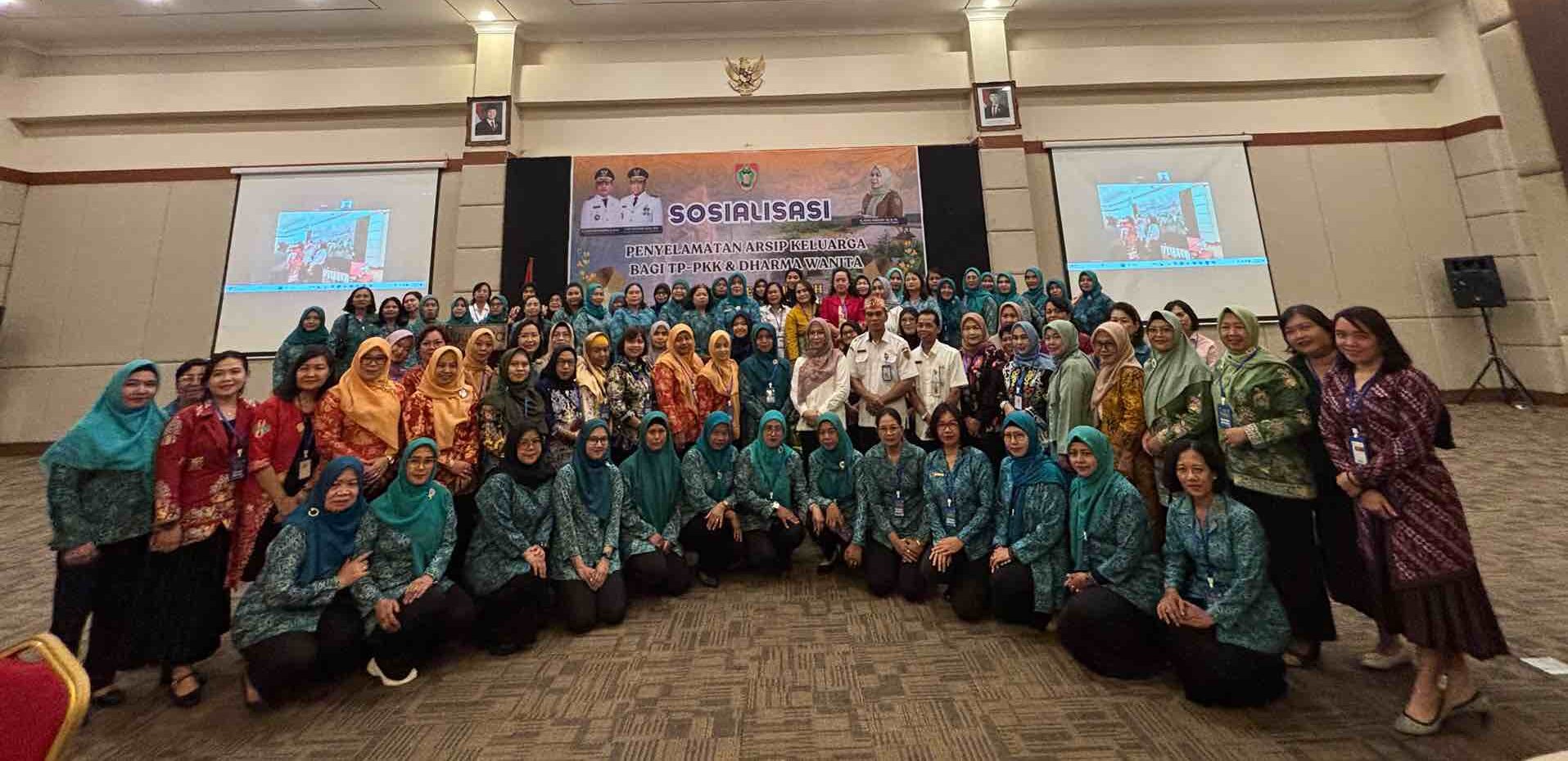 Dispursip Kalteng Sosialisasikan Pentingnya Penyelamatan Arsip Keluarga