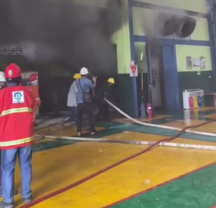 Korsleting Listrik Picu Kebakaran di PLTD Kotim, Asap Beracun Selimuti Lokasi