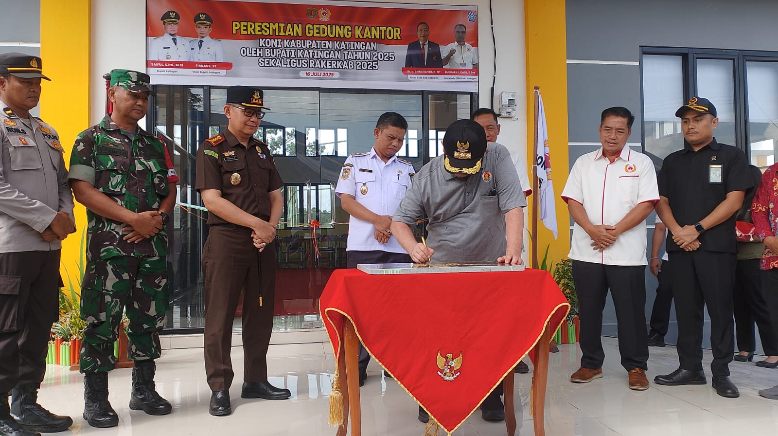 Gedung Sekretariat KONI Katingan Diresmikan, Saiful Optimis Prestasi Olahraga Mampu Terdongkrak