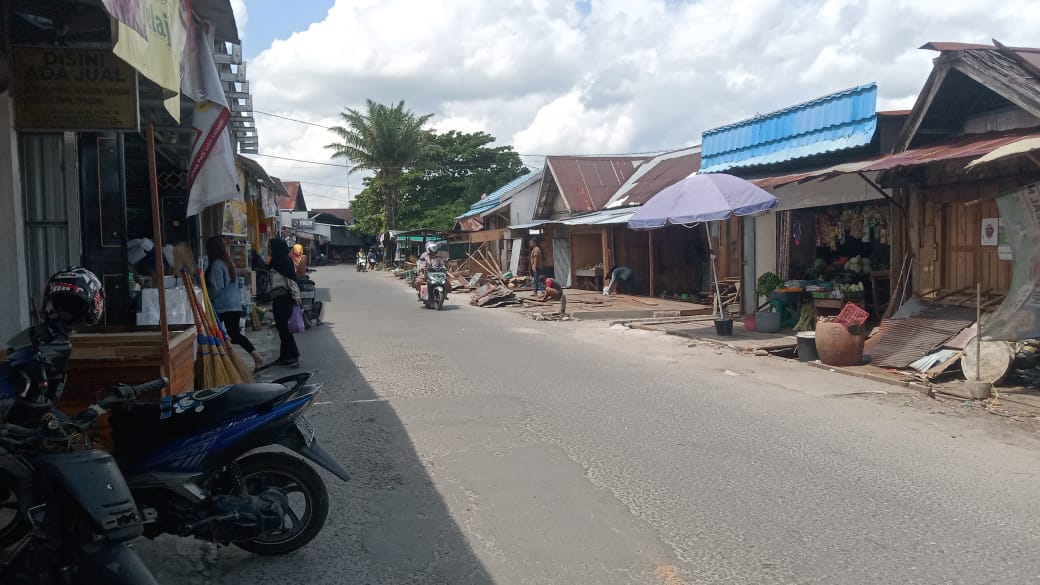 Diberi Waktu Tiga Hari, Pedagang Pasar Keramat Bongkar Lapak yang Langgar Aturan