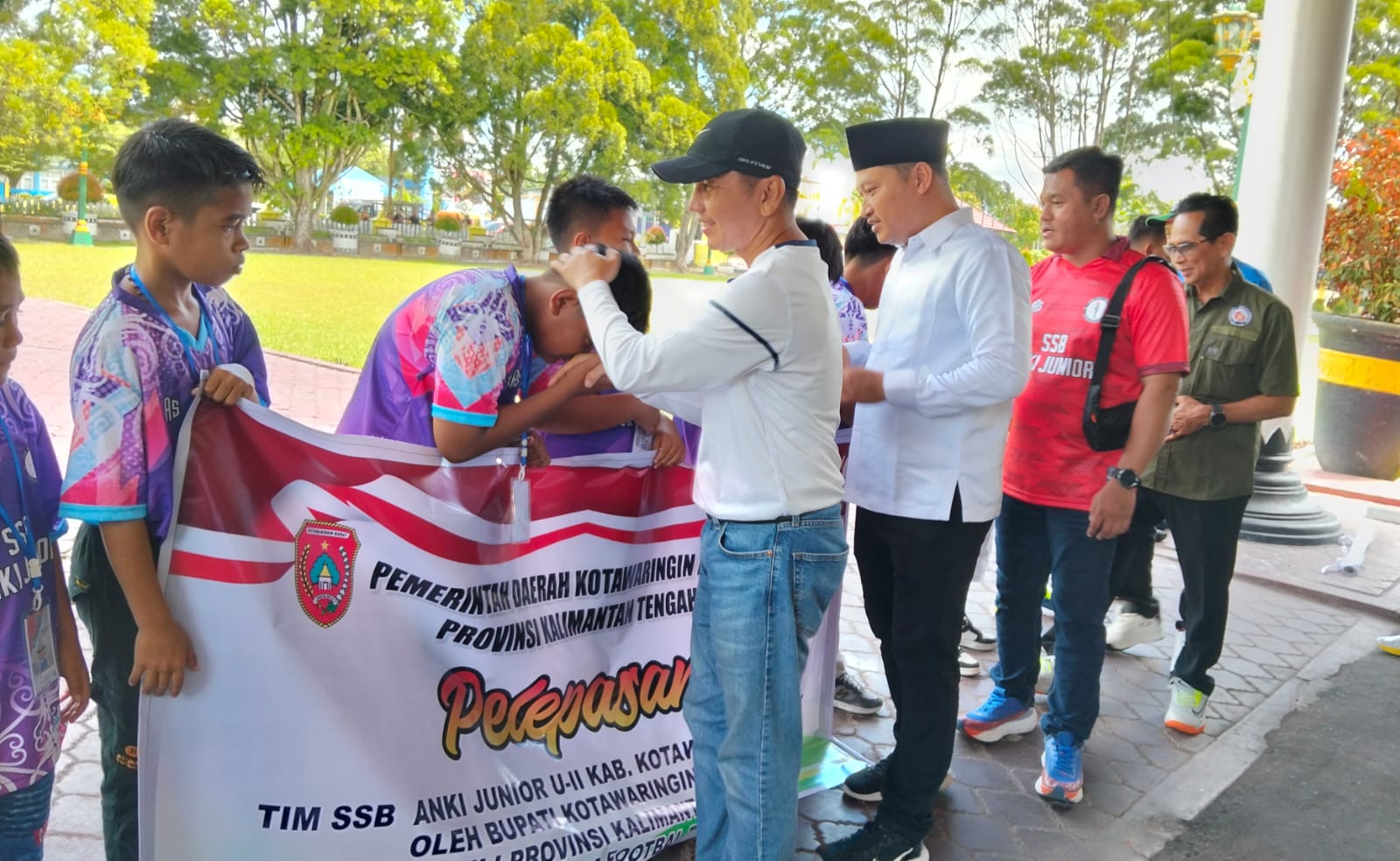 Sekda Kobar Lepas Tim SSB ANKI U-11, Wakili Kalteng di Ajang Sepak Bola Asia Tenggara 2025