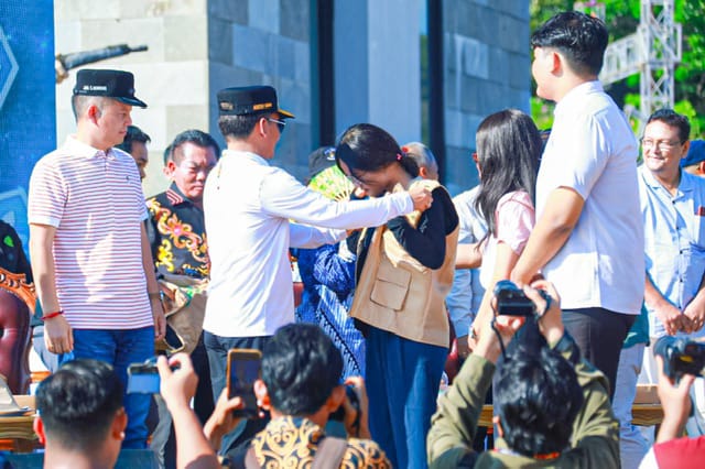 Gubernur Lepas 2.325 Mahasiswa KKN UPR, Dorong Jadi Agen Perubahan di Desa