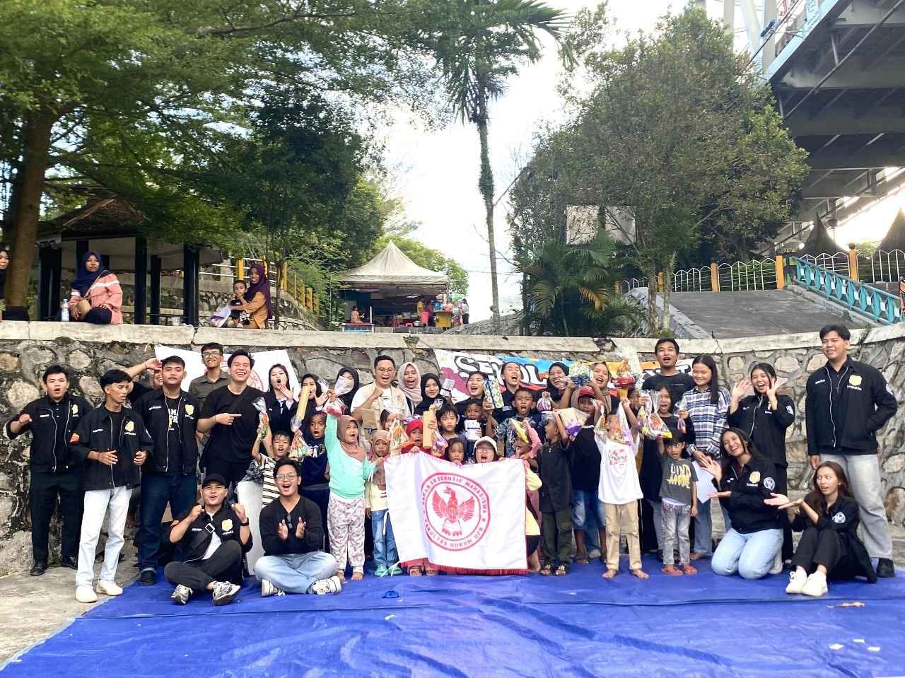 Mahasiswa Hukum UPR Tanamkan Kepedulian Lingkungan Sejak Dini Lewat Sekolah Rakyat