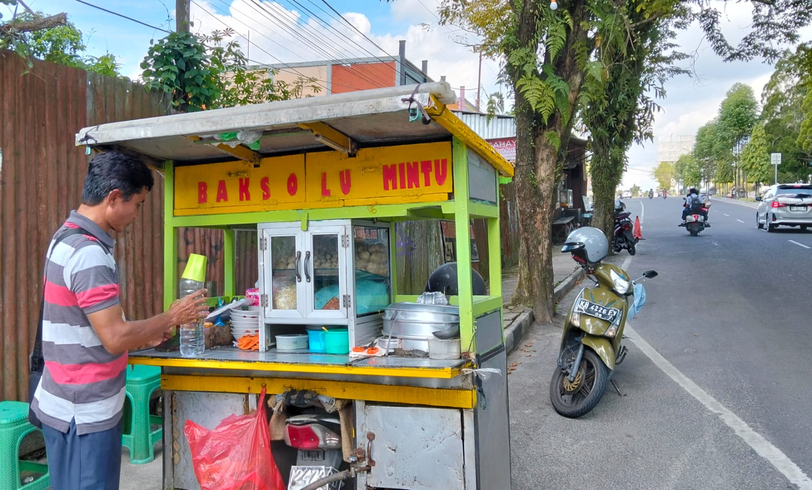 Kuah Gurih, Sayurnya Segar! Rahasia Bakso Lumintu yang Selalu Diburu Warga Pangkalan Bun