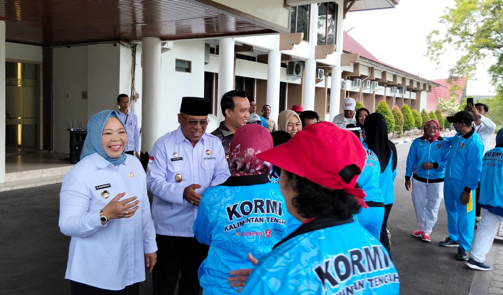 Bupati Lepas 31 Atlet Kobar untuk Harumkan Nama Daerah di FORNAS VIII NTB