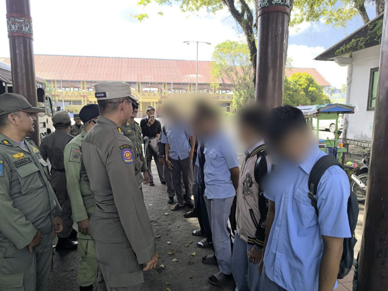 Satpol PP Kalteng Amankan Pelajar yang Bolos Saat Jam Sekolah