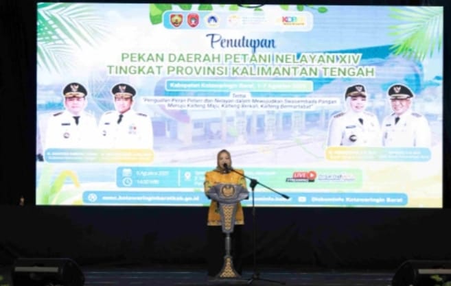 Bupati Kobar Tutup PEDA Petani Nelayan XIV Kalteng di Pangkalan Bun
