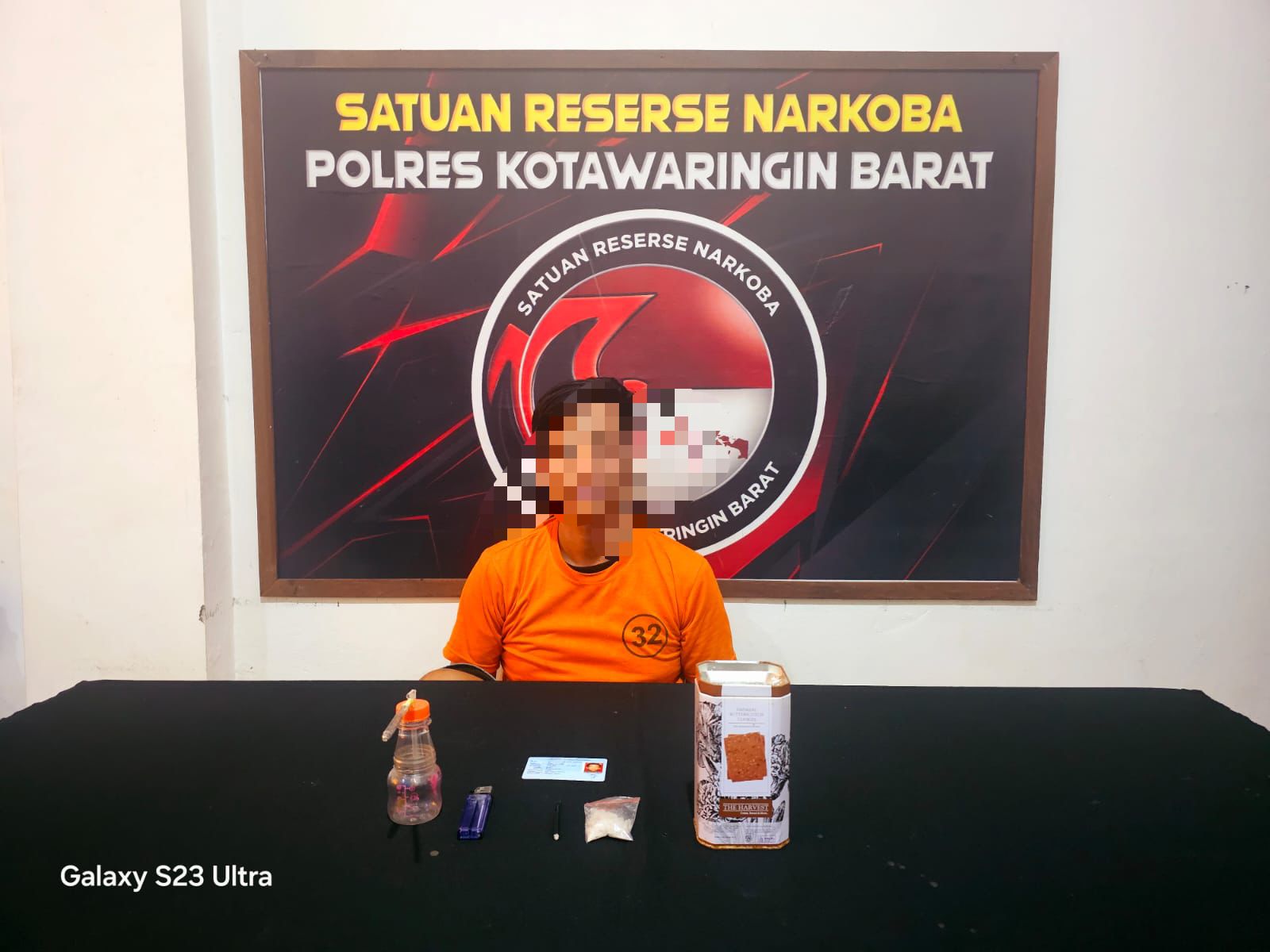Terlibat Keributan, Pria di Pangkalan Bun Tertangkap Miliki 12 Paket Sabu di Kaleng Wafer