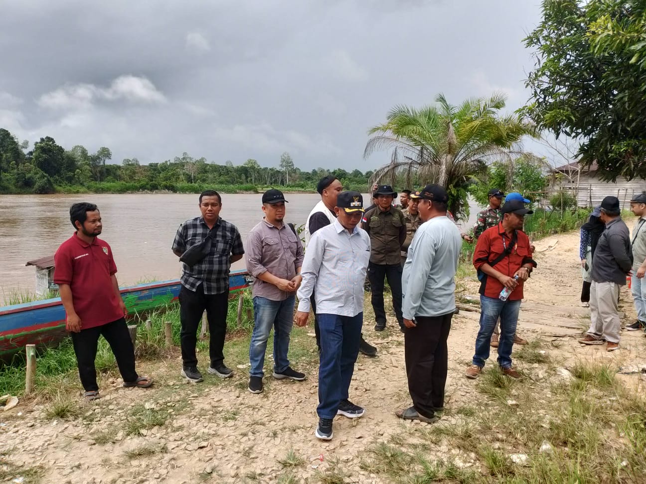 Wabup Katingan Pastikan Program Rehap Rumah di Asem Kumbang Segera Berjalan