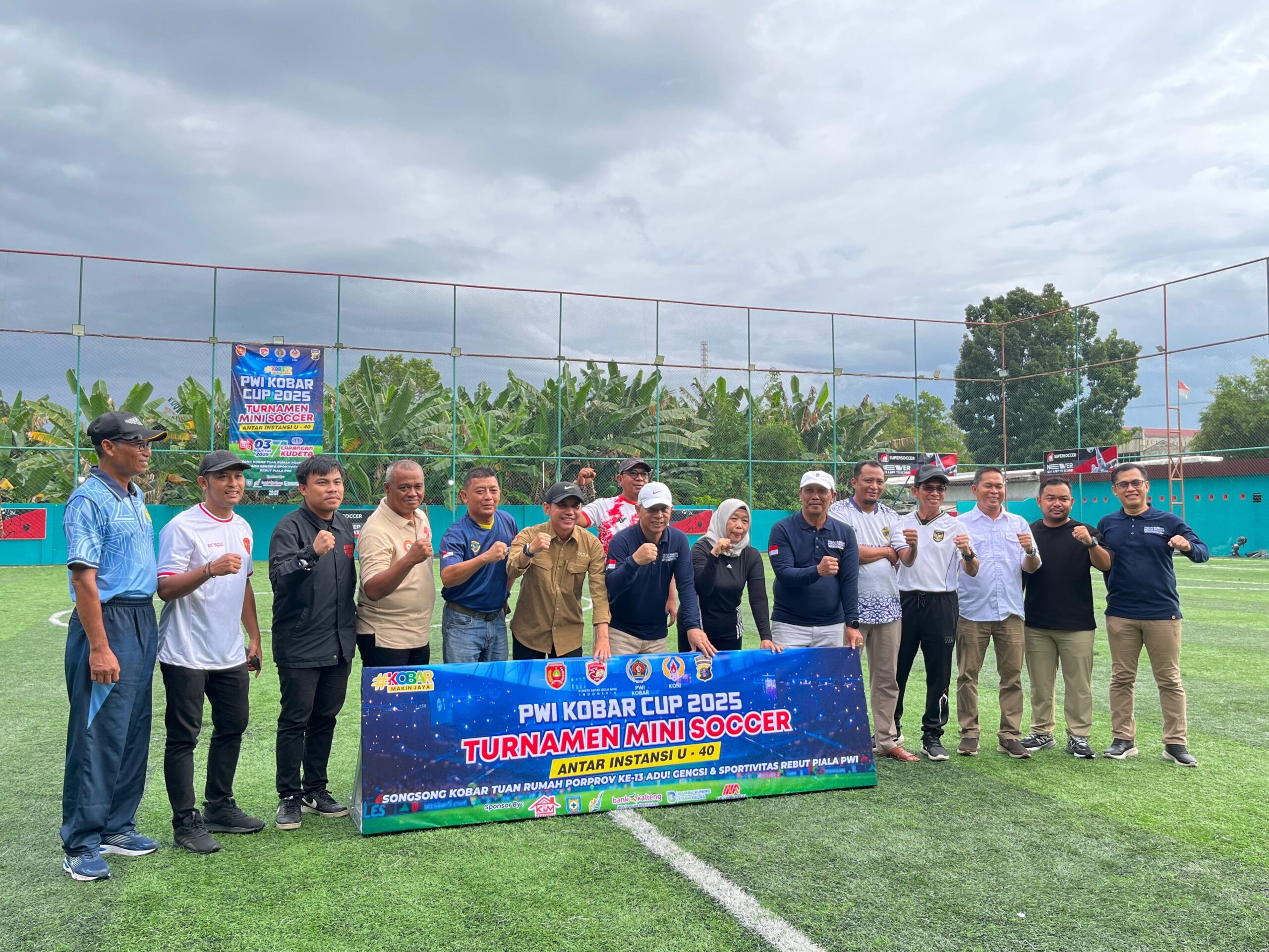 Kick Off Meriah PWI Kobar Cup 2025: Adu Gengsi U-40 Antar Instansi Sambut Porprov Kalteng