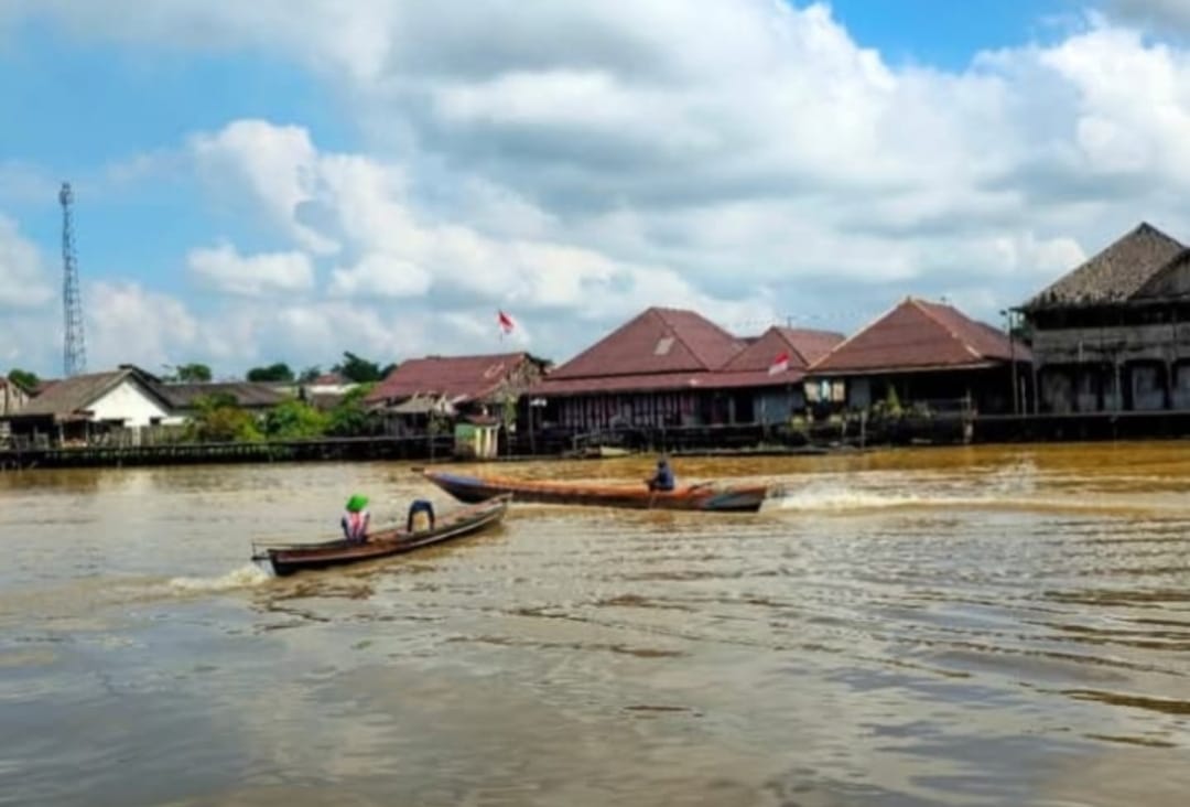 Ketika Sungai Arut Tak Lagi Bening: Ancaman Senyap untuk Petani Ikan
