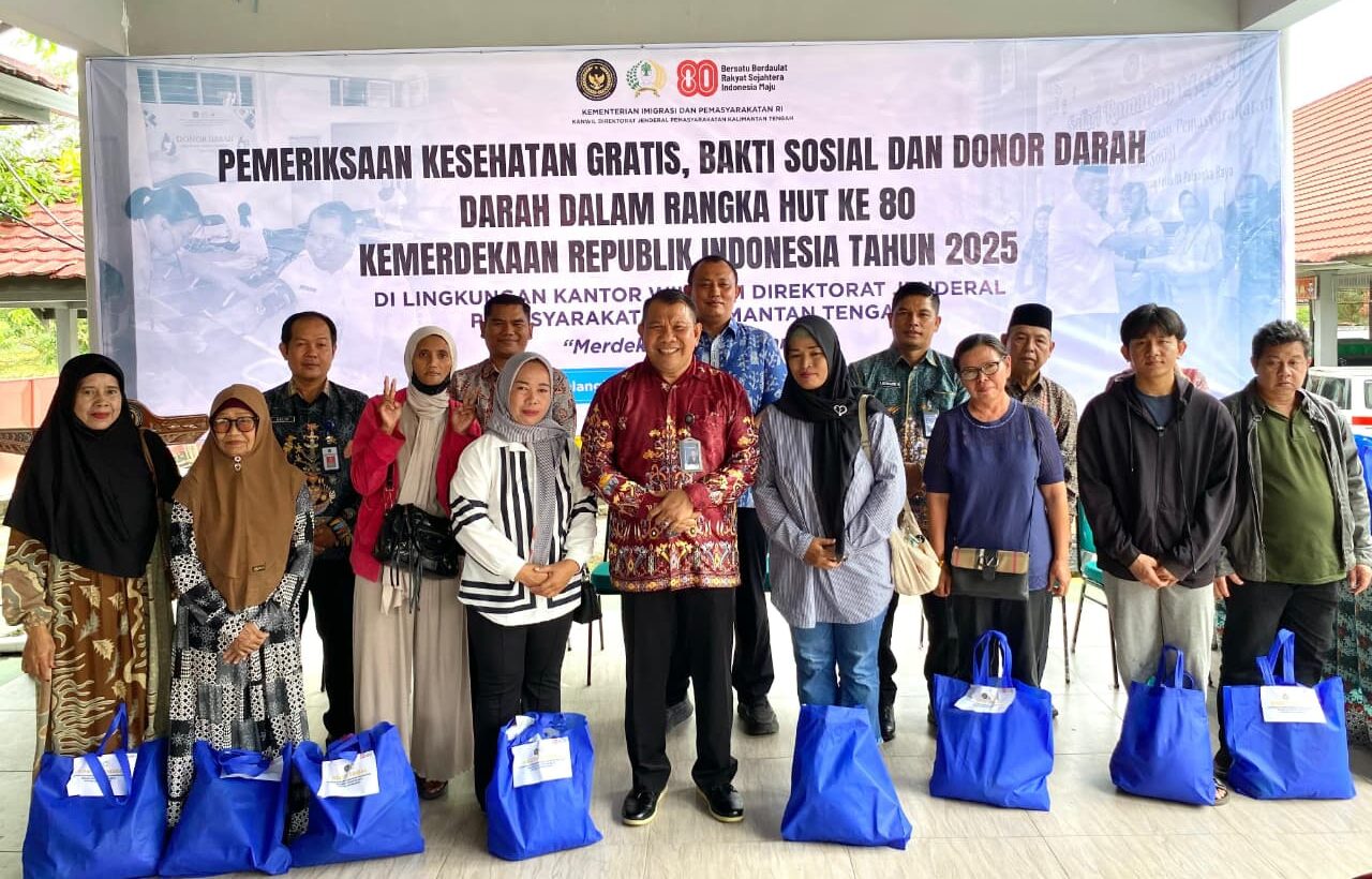 Kanwil Ditjenpas Kalteng Bagikan 60 Paket Sembako di Momen HUT RI ke-80