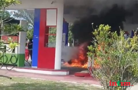 Motor Mendadak Terbakar Usai Isi BBM di SPBU Kumai, Warga Panik Berhamburan