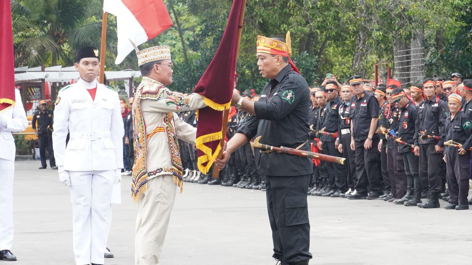Gubernur Kalteng Lantik BATAMAD dan Forum Koordinasi Damang Kepala Adat