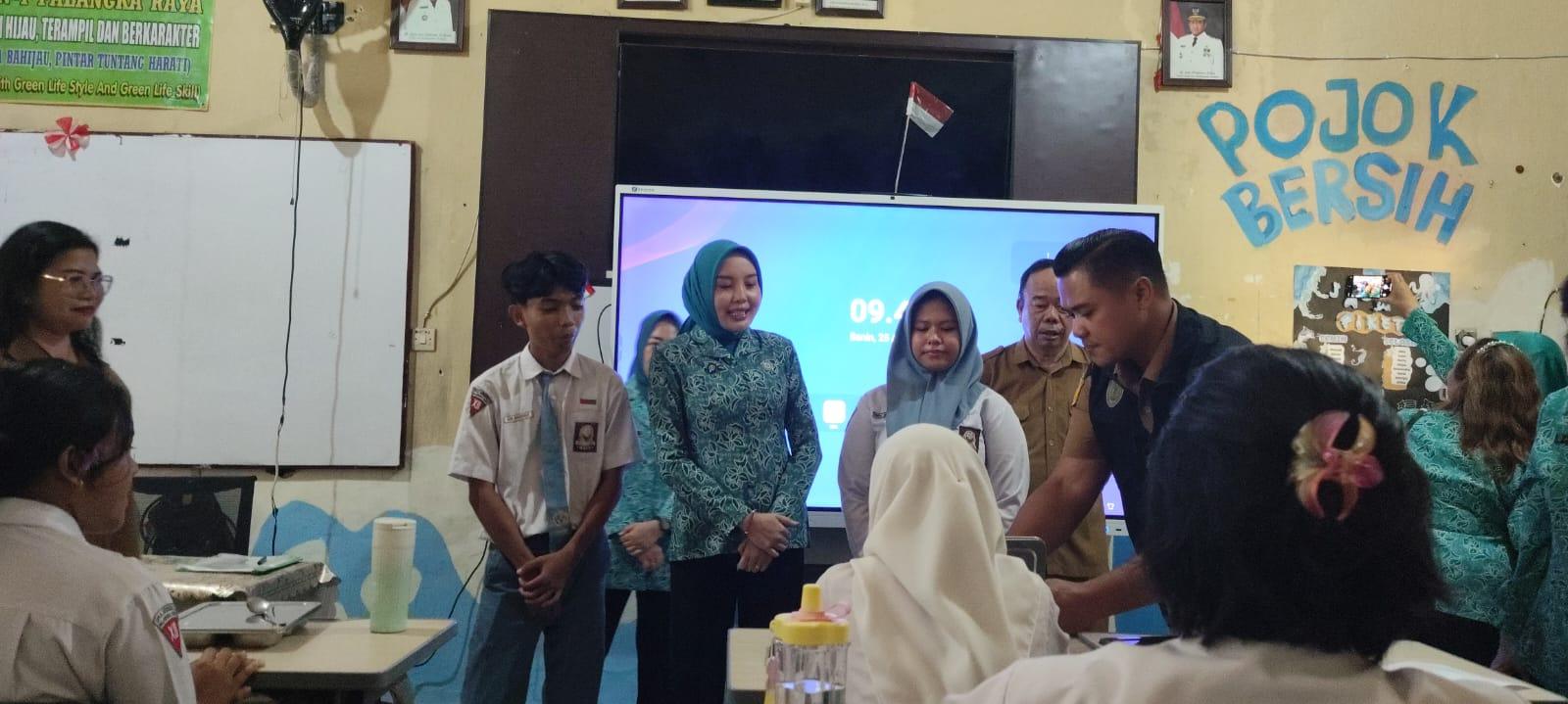 Dapat Menu Sehat dan Pemeriksaan Medis, Siswa SMAN 1 Palangka Raya Rasakan Manfaat Ganda