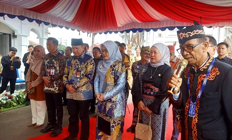 DPRD Barito Utara Apresiasi Prosesi Adat Sambut Wamendagri