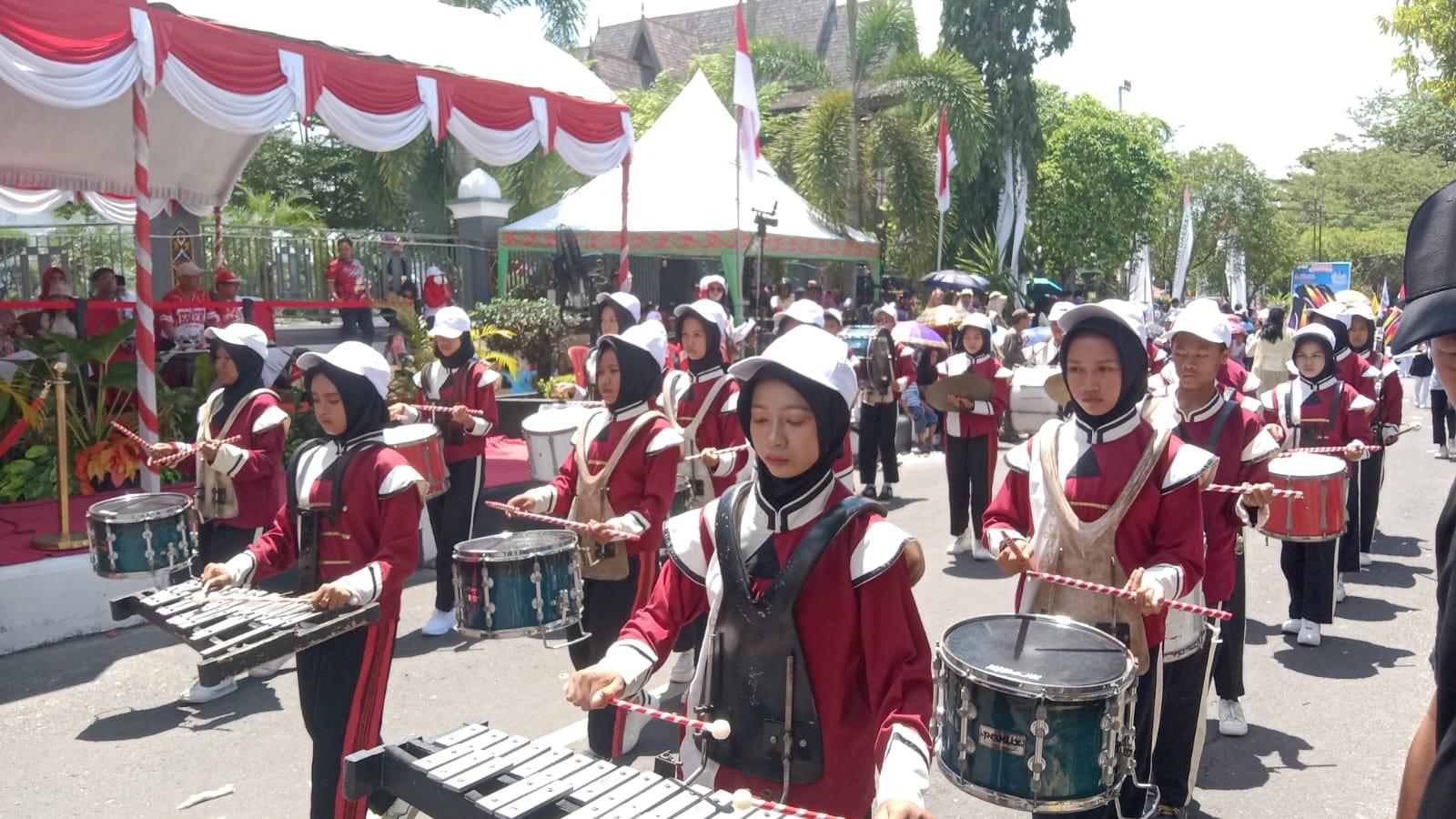 257 Peserta Tampilkan Kreativitas di Pawai Pembangunan HUT RI ke-80
