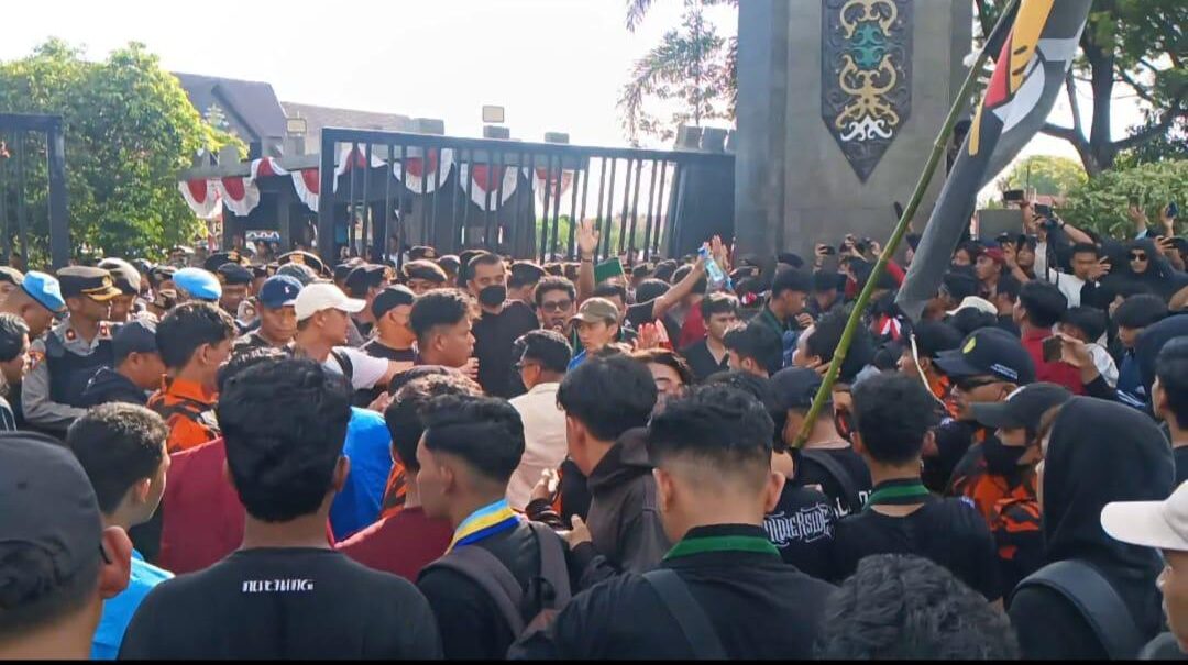 Tragedi Affan Kurniawan, Ratusan Mahasiswa Cipayung Plus Demo di Polda Kalteng