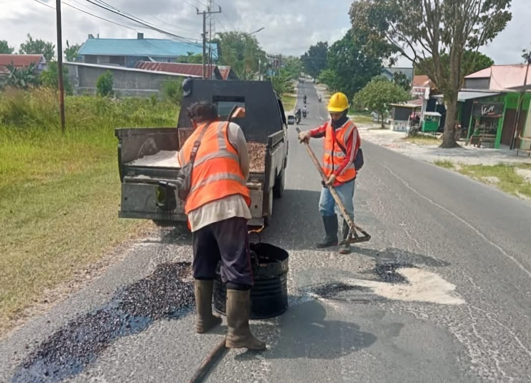 Ruas Jalan Ahmad Wongso Diperbaiki, PUPR Kobar Pastikan Lalu Lintas Lebih Aman