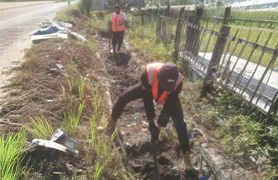 Normalisasi Drainase Jalan Bagong Kumai Dimulai, PUPR Kobar Turunkan Satgas