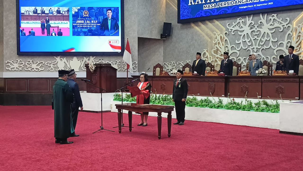 Lengkapi Unsur Pimpinan, DPRD Kalteng Lantik Junaidi Jadi Wakil Ketua III