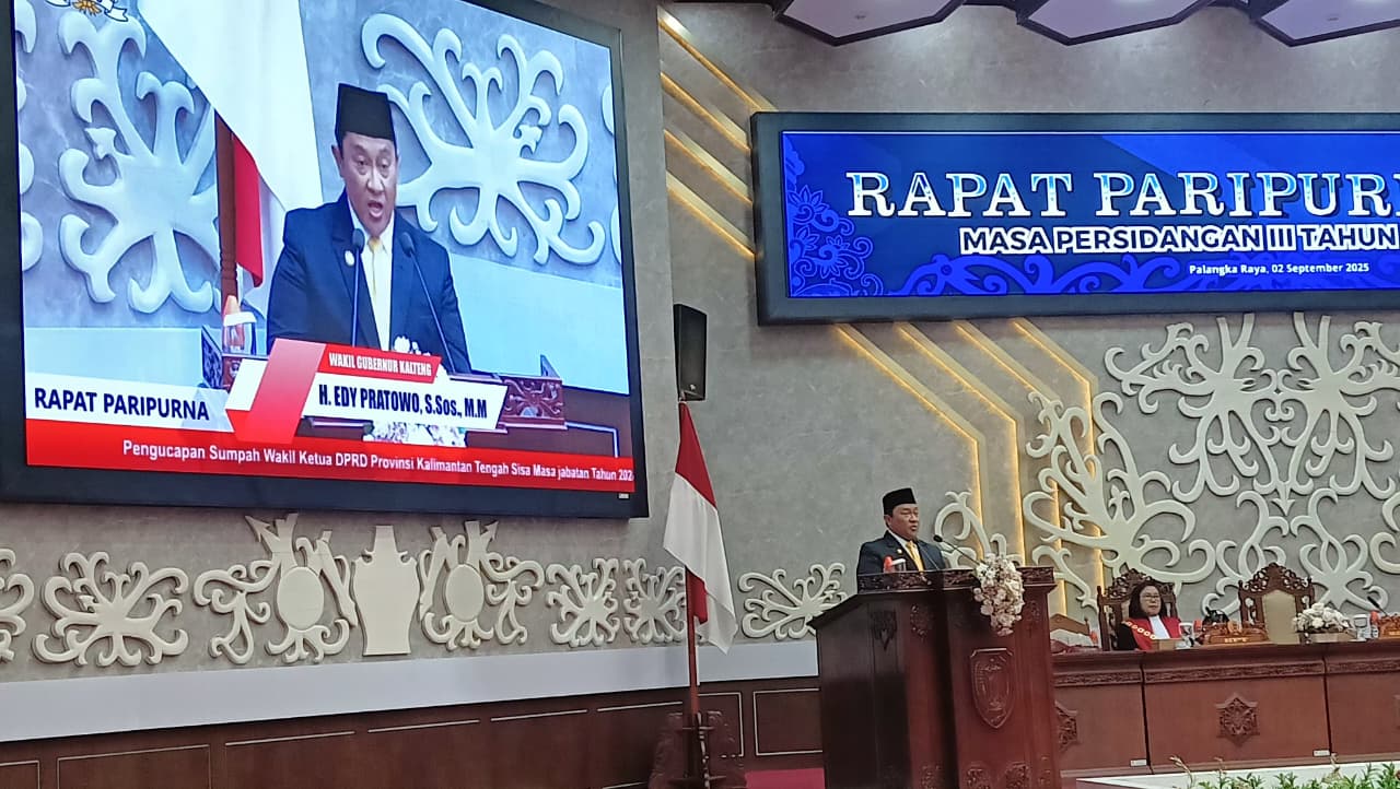 Wagub Edy Pratowo Hadiri Pelantikan Junaidi sebagai Wakil Ketua III DPRD Kalteng