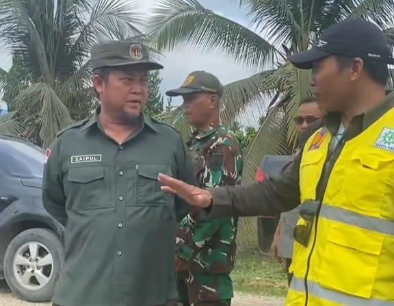 Bupati Saiful Harap Pengaspalan Jalan ke Tumbang Kaman Selesai Tepat Waktu