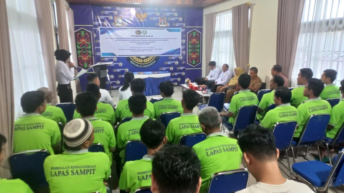 Lapas Sampit Bekali Warga Binaan Keterampilan Budidaya Ayam Petelur