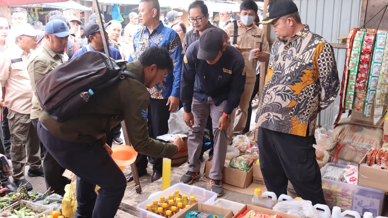 Bupati Katingan Sidak Pasar di Kereng Pangi, Pastikan Harga Sembako Terkendali