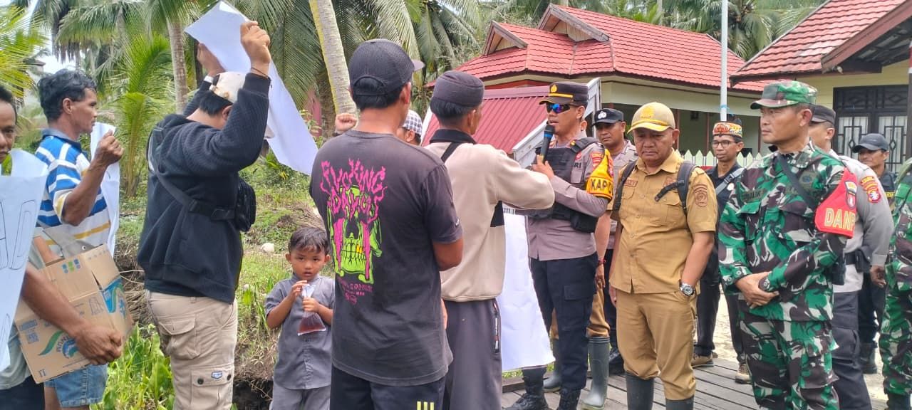 Persoalan Tanah Memanas, Warga Desak Kades Bapinang Hilir Laut Mundur