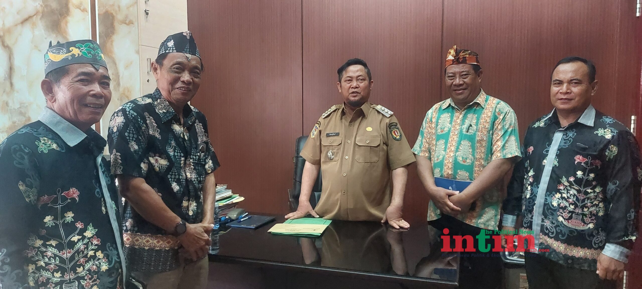 Jelang Musda IV, Bupati Katingan Terima Audiensi Pengurus DAD dan Panitia Bahas Kesiapan Acara