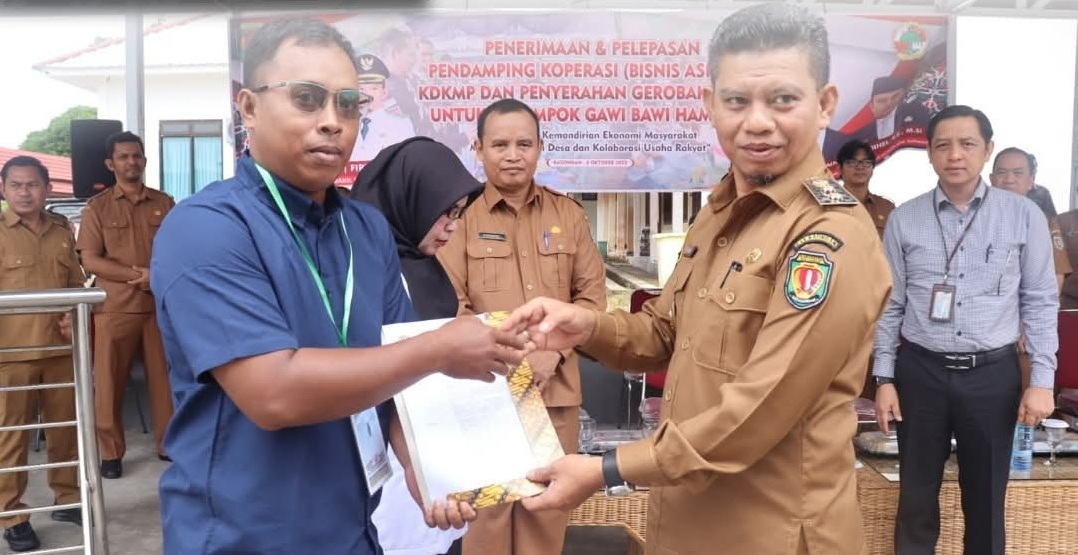 Wabup Katingan Dorong Kemandirian Ekonomi Lewat Program KDKMP dan Bantuan Gerobak Usaha