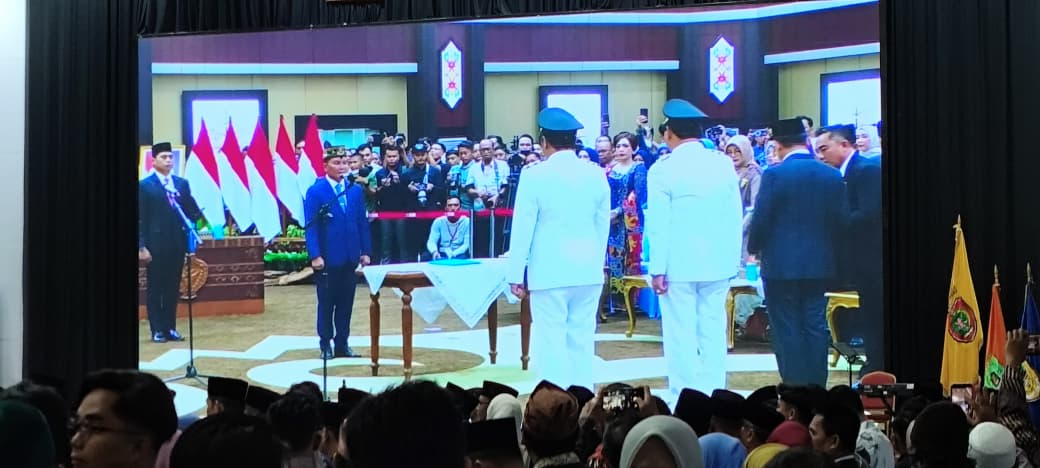Gubernur Kalteng Resmi Lantik Bupati dan Wakil Bupati Barito Utara Periode 2025–2030