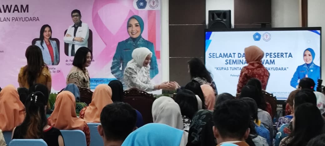 YKI Kalteng Edukasi Warga Lewat Seminar “Kupas Tunas Benjolan Payudara”