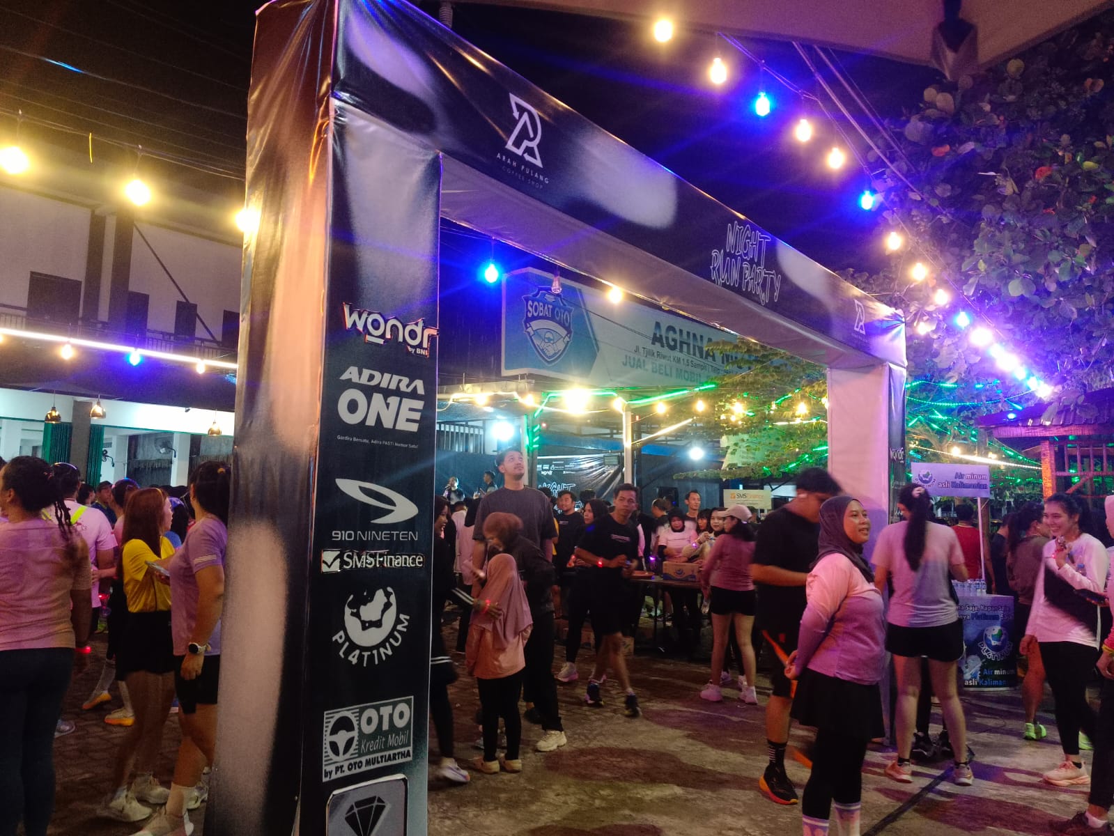 Ratusan Peserta Meriahkan Night Run Party di Sampit, Ajang Seru Tanpa Kompetisi