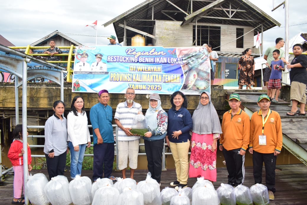 Pemprov Kalteng Tebar 5.000 Benih Ikan untuk Pulihkan Perairan Umum